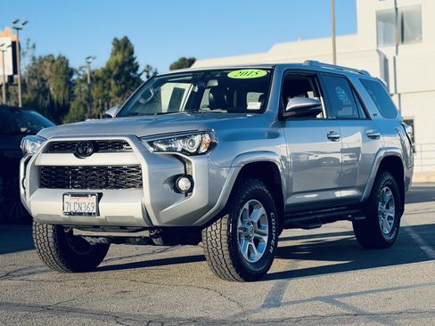 Used 2015 Toyota 4Runner Limited image 3