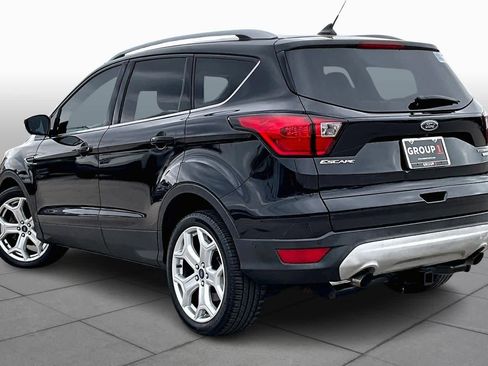 Used 2019 Ford Escape Titanium image 11