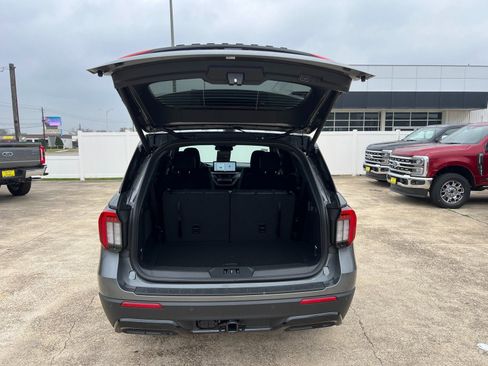 New 2026 Ford Explorer ST-Line w/ ST-Line Street Pack RWD image 13