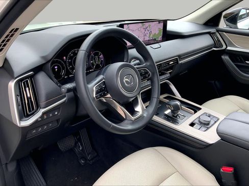 Certified 2025 MAZDA CX-70 Plug-In Hybrid w/ Premium Pkg AWD/4WD image 18