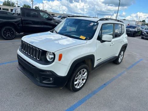 Used 2018 Jeep Renegade Latitude AWD/4WD image 9