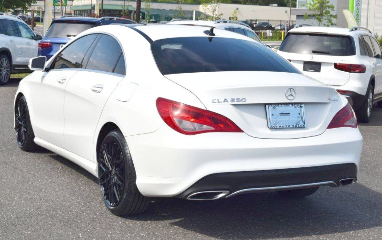 Used 2019 Mercedes-Benz CLA 250 4MATIC w/ Premium Package image 8