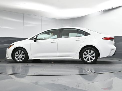 Certified 2024 Toyota Corolla LE image 30