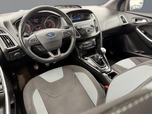 Used 2018 Ford Focus ST image 5
