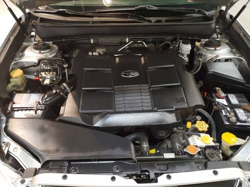 Used 2013 Subaru Outback 3.6R Limited AWD/4WD image 23