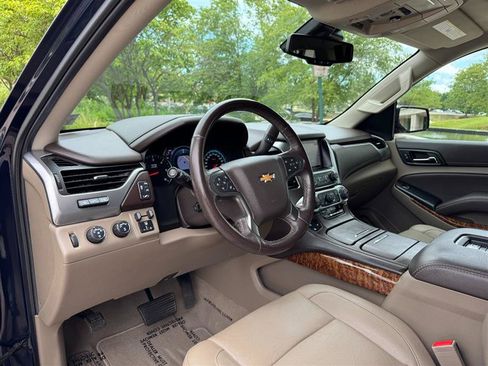 Used 2020 Chevrolet Suburban Premier AWD/4WD image 14