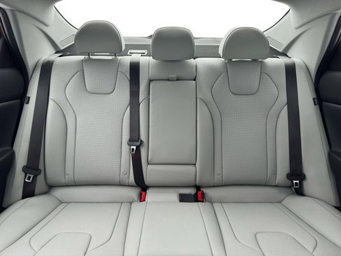 New 2026 Hyundai Elantra Limited FWD image 16