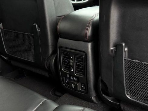 Used 2025 Dodge Durango GT AWD/4WD image 23