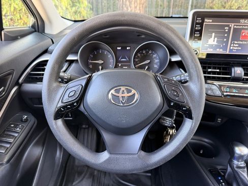 Used 2021 Toyota C-HR LE FWD image 14