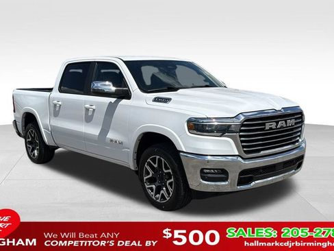 Used 2025 RAM 1500 Laramie AWD/4WD image 1