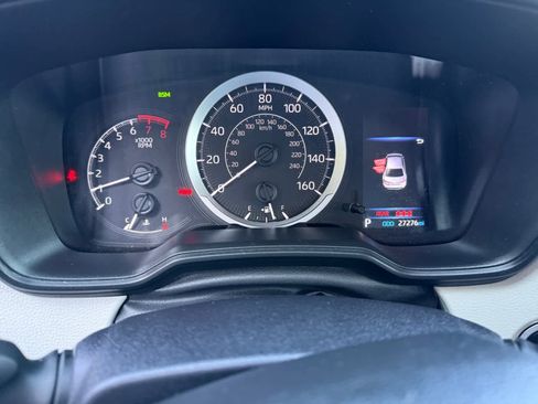 Used 2022 Toyota Corolla LE image 9