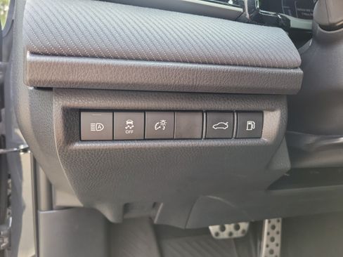 Used 2026 Toyota Camry SE FWD image 11