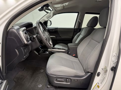 Used 2021 Toyota Tacoma SR5 w/ Technology Package image 12