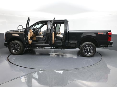 Used 2024 Ford F250 Lariat w/ Lariat Ultimate Package image 39