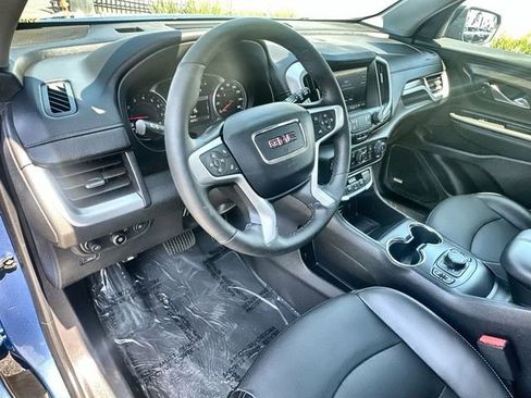 Used 2024 GMC Terrain SLT w/ Infotainment Package II image 10