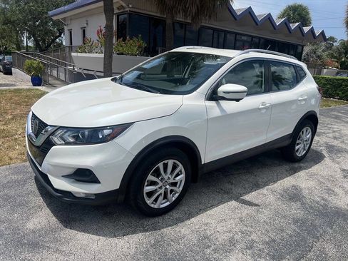 Used 2020 Nissan Rogue Sport SV w/ Technology Package image 2