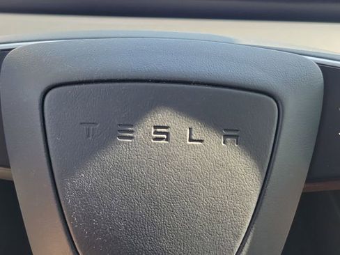 Used 2025 Tesla Model 3 Long Range RWD image 9