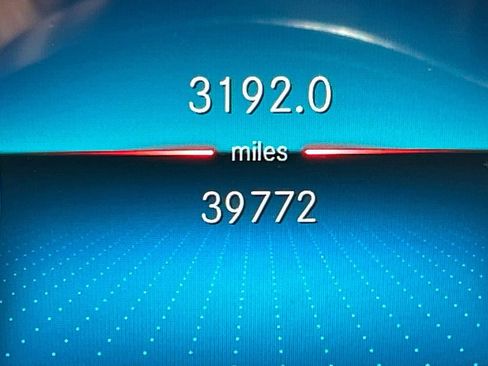 Used 2023 Mercedes-Benz GLB 250 250 image 8