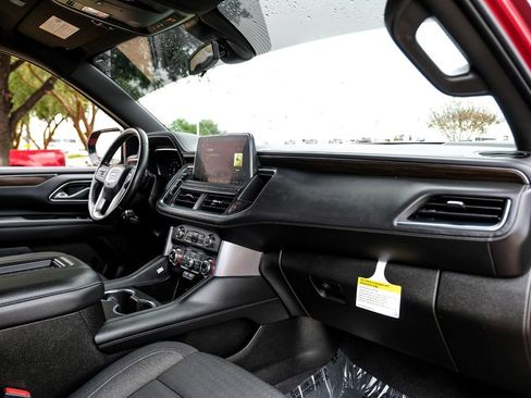 Used 2022 GMC Yukon XL SLE image 9