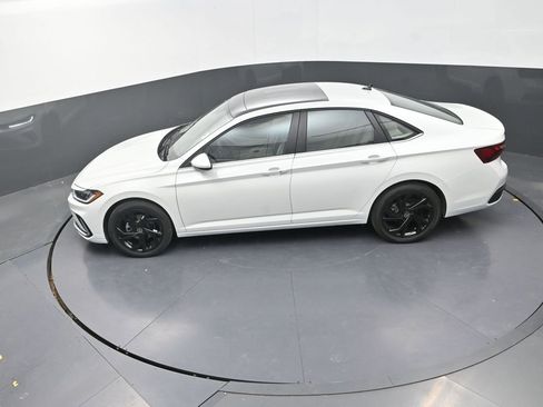 New 2026 Volkswagen Jetta SE image 13