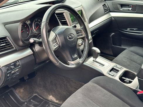 Used 2013 Subaru Outback 2.5i Premium AWD/4WD image 10