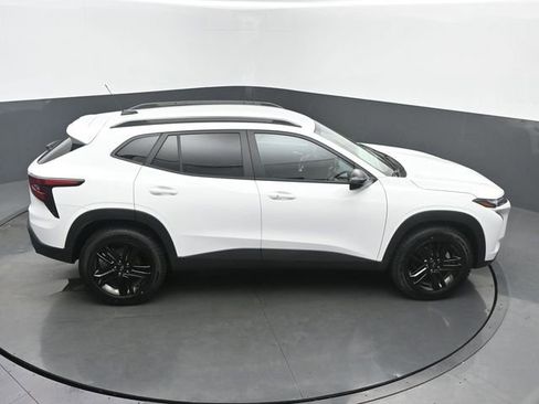 Used 2025 Chevrolet Trax ACTIV FWD image 41