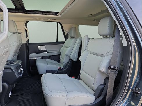 New 2026 Ford Expedition Active image 10