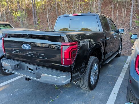 Used 2025 Ford F150 Lariat w/ Equipment Group 501A Mid image 4