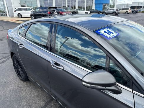 Used 2014 Ford Fusion SE FWD image 14