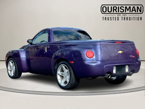 Used 2004 Chevrolet SSR w/ Preferred Equipment Group image 4
