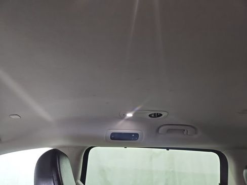 Used 2023 Chrysler Pacifica Touring-L image 36