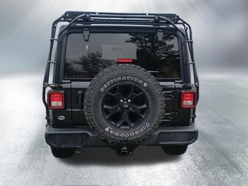 Used 2022 Jeep Wrangler Sport AWD/4WD image 4