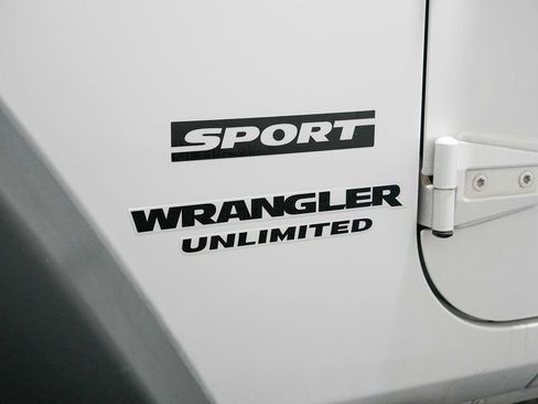 Used 2017 Jeep Wrangler Unlimited Sport w/ Quick Order Package 24S AWD/4WD image 11