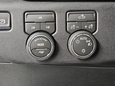 Used 2026 Chevrolet Silverado 3500 LT AWD/4WD image 36