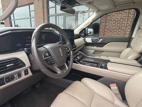 Used 2022 Lincoln Navigator L Reserve RWD image 16