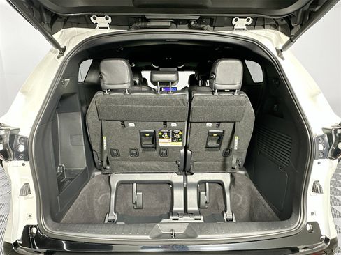 Used 2025 Toyota Sienna Limited image 29