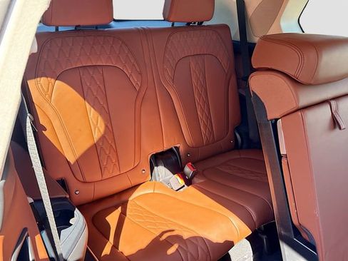 Used 2025 BMW X7 xDrive40i image 22