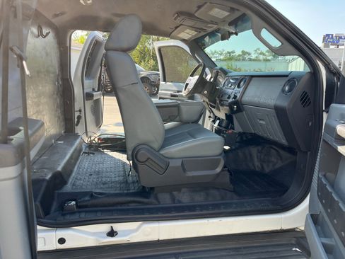 Used 2016 Ford F550 4x4 SuperCab Super Duty image 14