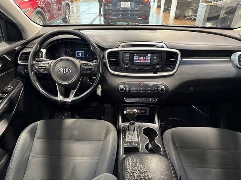 Used 2016 Kia Sorento FWD w/ LX Convenience Package image 9