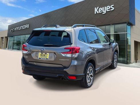Used 2020 Subaru Forester Premium AWD/4WD image 4
