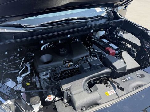 Certified 2025 Toyota RAV4 XLE FWD image 24