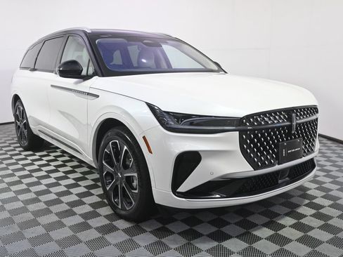 New 2026 Lincoln Nautilus Reserve AWD/4WD image 9