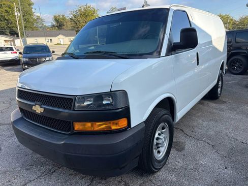 Used 2021 Chevrolet Express 2500 w/ Driver Convenience Package image 4