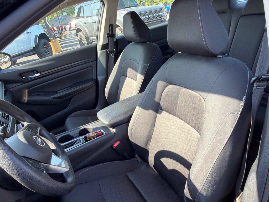 Used 2025 Nissan Altima 2.5 SV FWD image 16