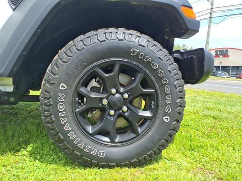 Used 2022 Jeep Wrangler Unlimited Sport AWD/4WD image 5