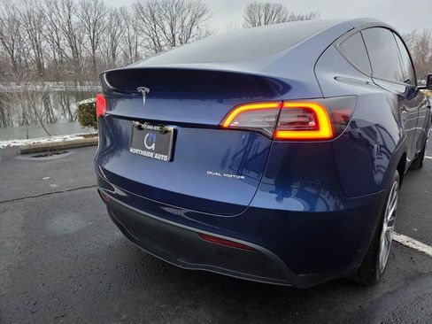 Used 2020 Tesla Model Y Long Range image 8