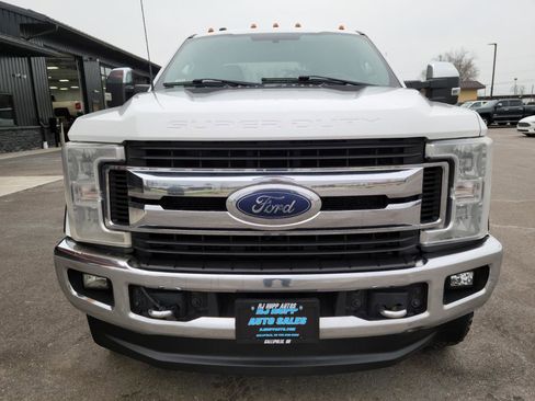 Used 2019 Ford F250 XLT w/ XLT Premium Package AWD/4WD image 2