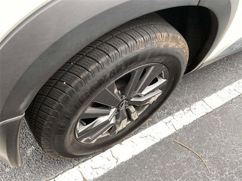 Used 2024 Nissan Pathfinder SV w/ Lighting Package (N92) image 9