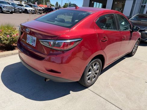 Used 2020 Toyota Yaris LE FWD image 2