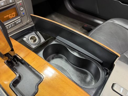 Used 2004 Cadillac XLR RWD image 40